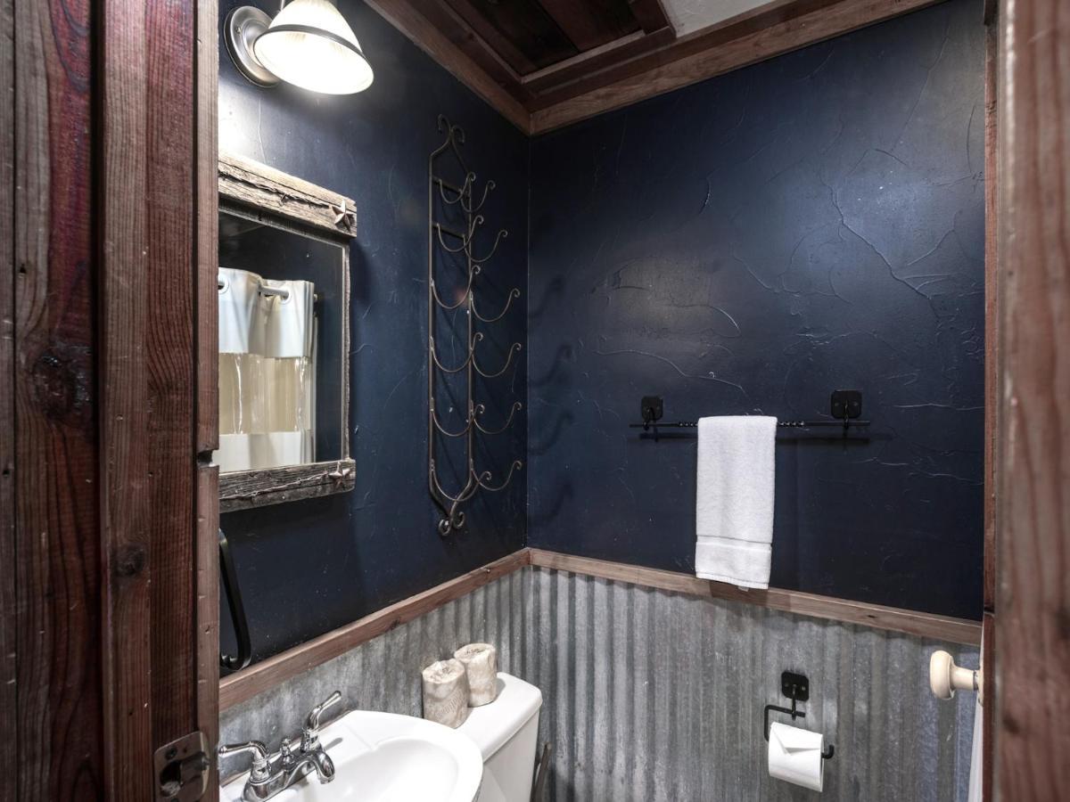 Apache Village 3, Queen Bed, Midtown, Sleeps 2 Ruidoso Bagian luar foto