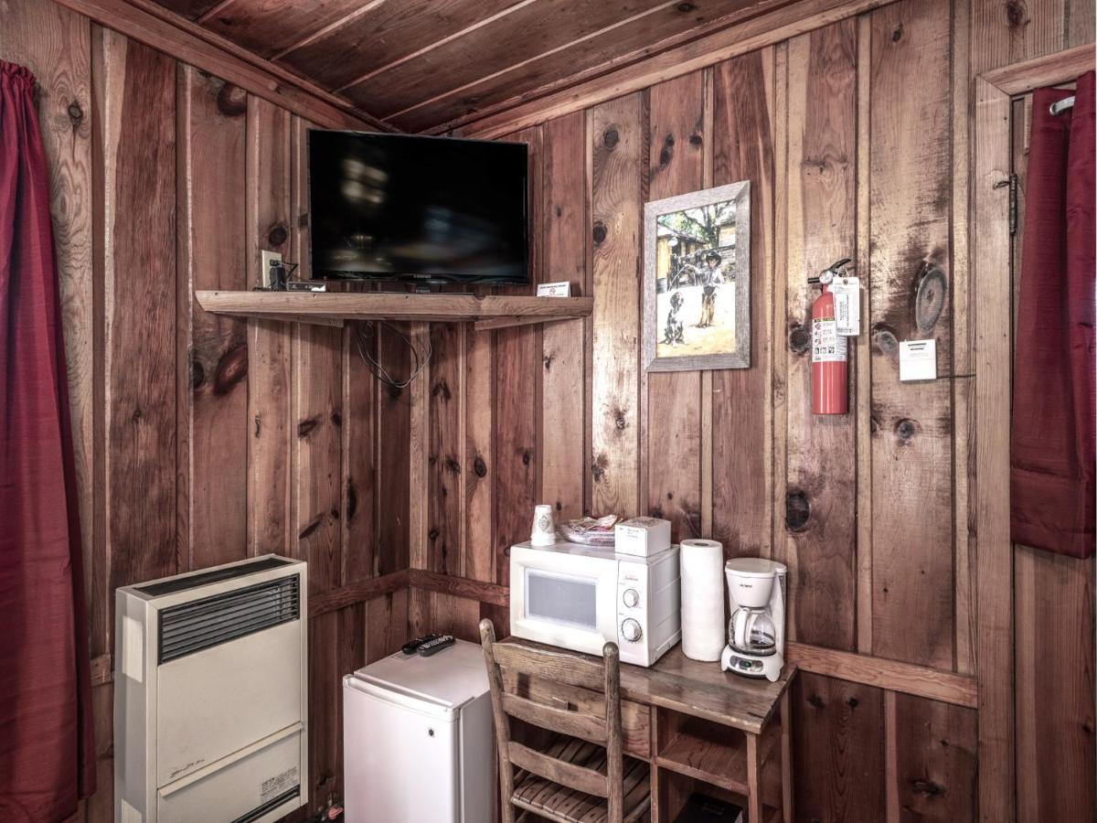 Apache Village 3, Queen Bed, Midtown, Sleeps 2 Ruidoso Bagian luar foto