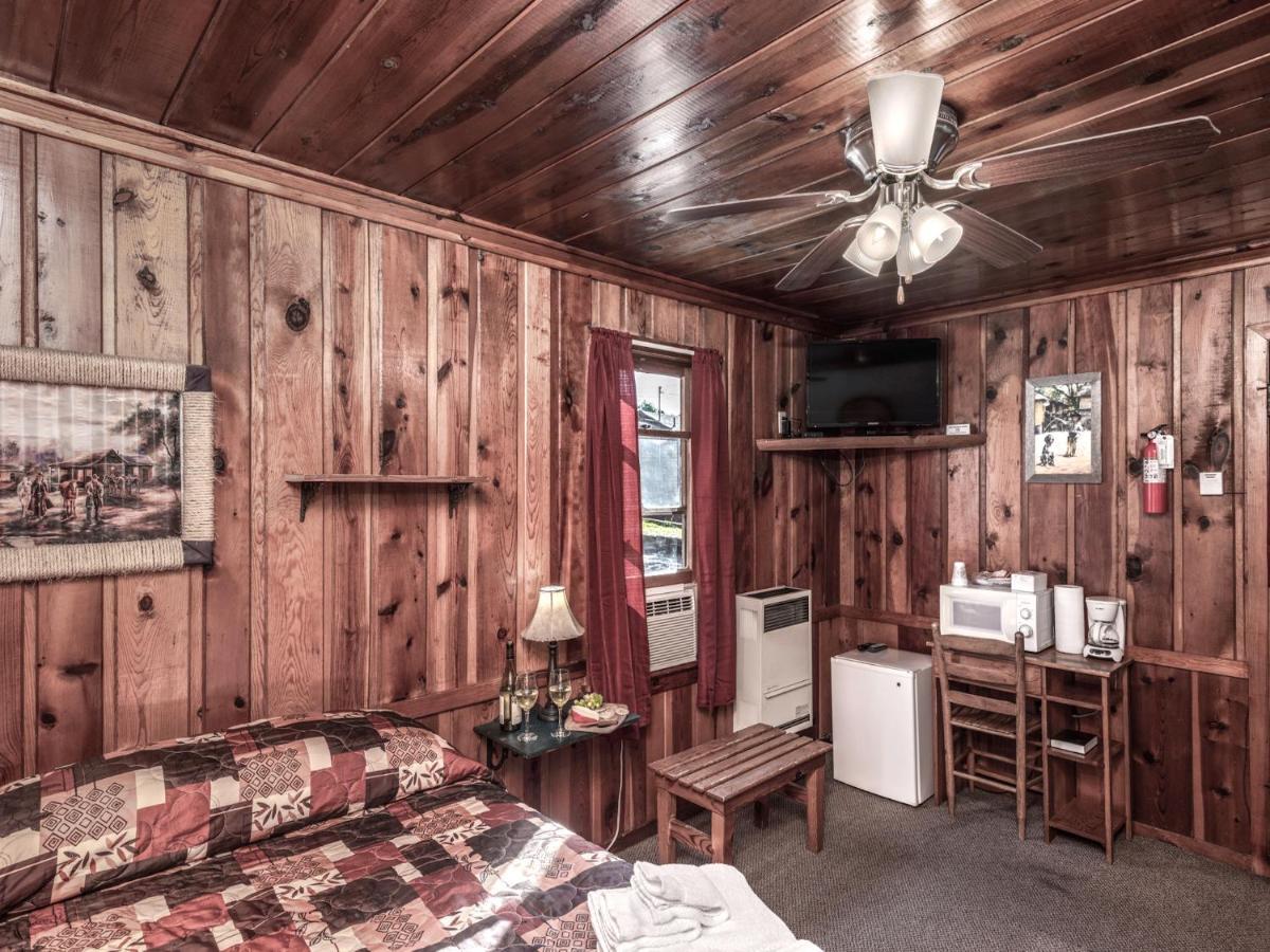 Apache Village 3, Queen Bed, Midtown, Sleeps 2 Ruidoso Bagian luar foto