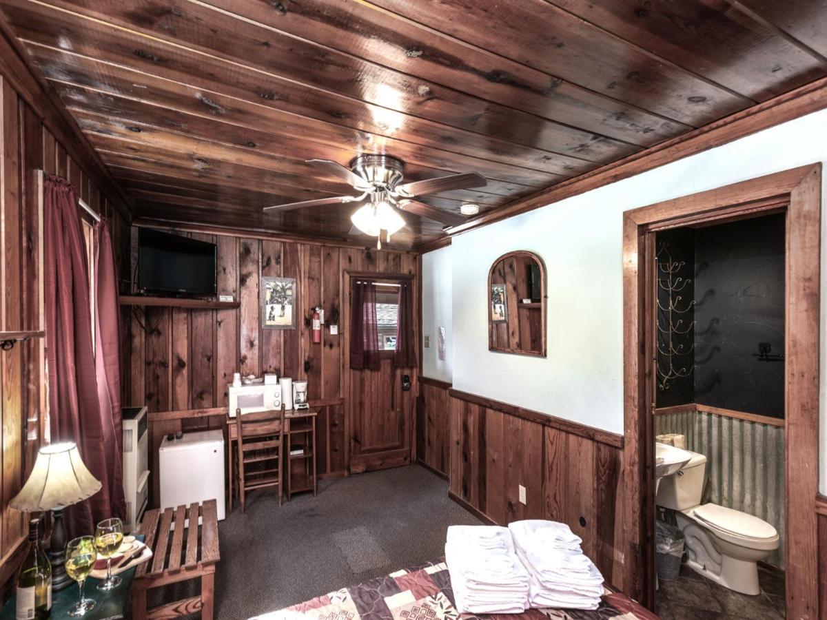 Apache Village 3, Queen Bed, Midtown, Sleeps 2 Ruidoso Bagian luar foto