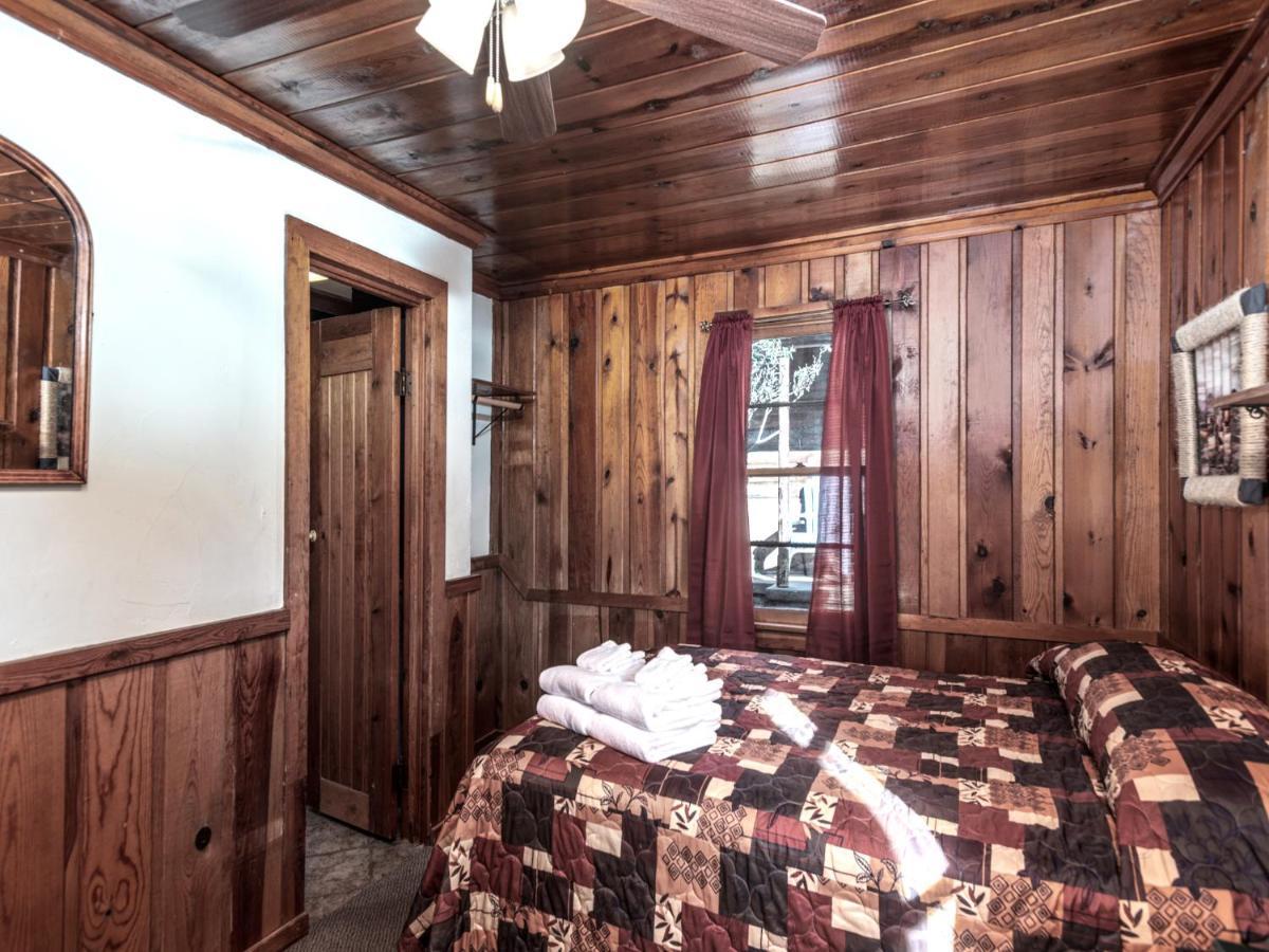 Apache Village 3, Queen Bed, Midtown, Sleeps 2 Ruidoso Bagian luar foto