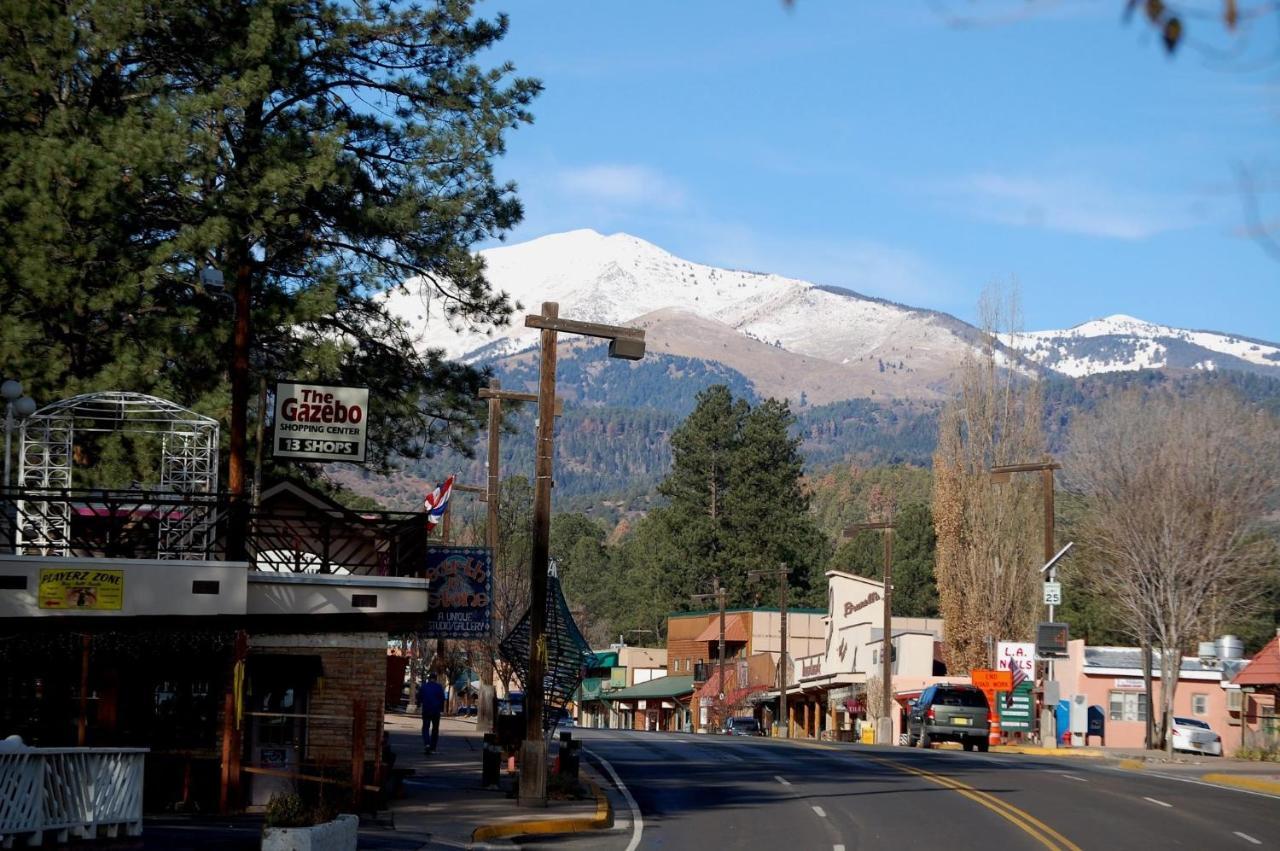 Apache Village 3, Queen Bed, Midtown, Sleeps 2 Ruidoso Bagian luar foto