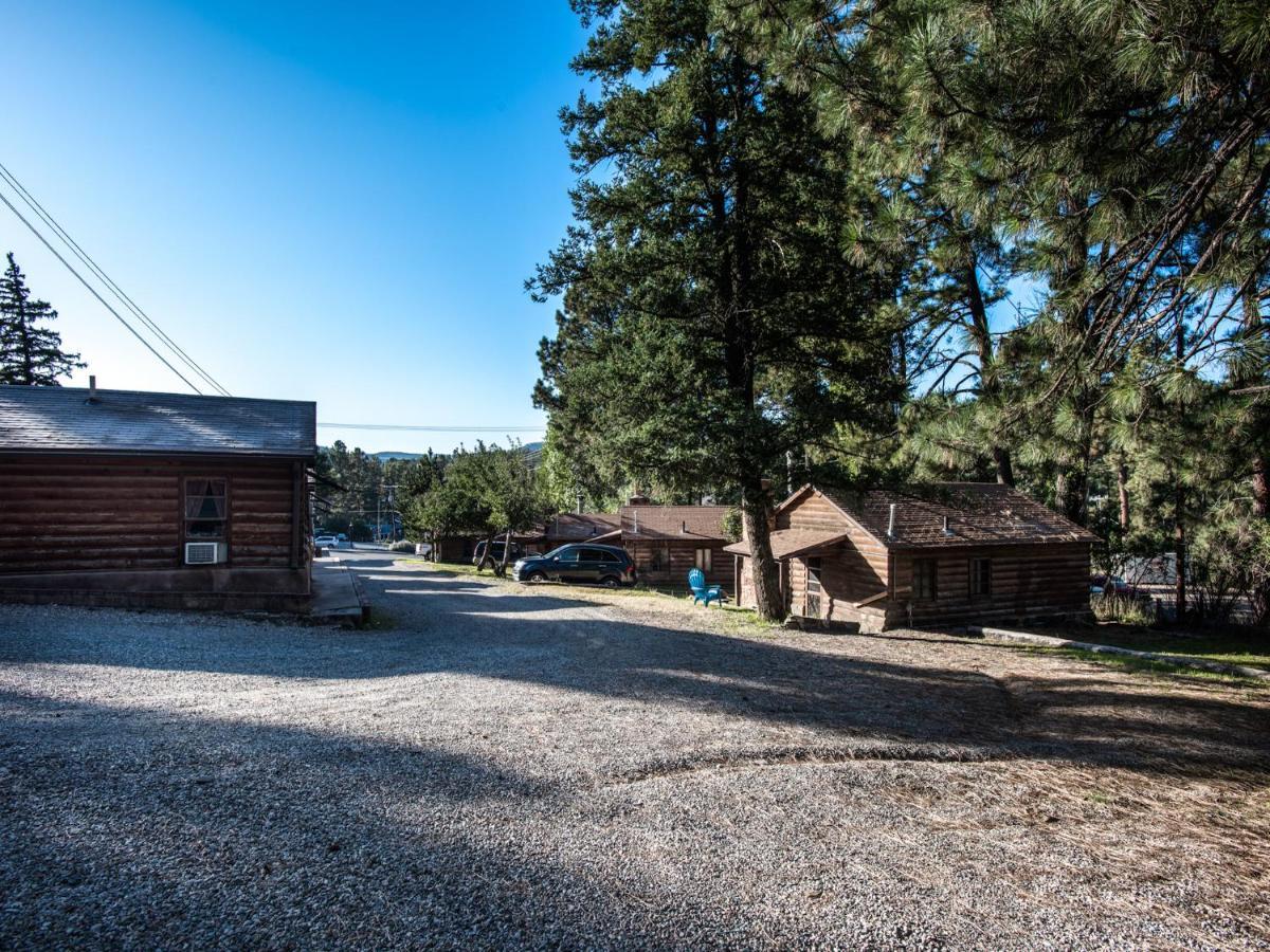 Apache Village 3, Queen Bed, Midtown, Sleeps 2 Ruidoso Bagian luar foto